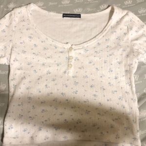 Brandy Melville floral top !